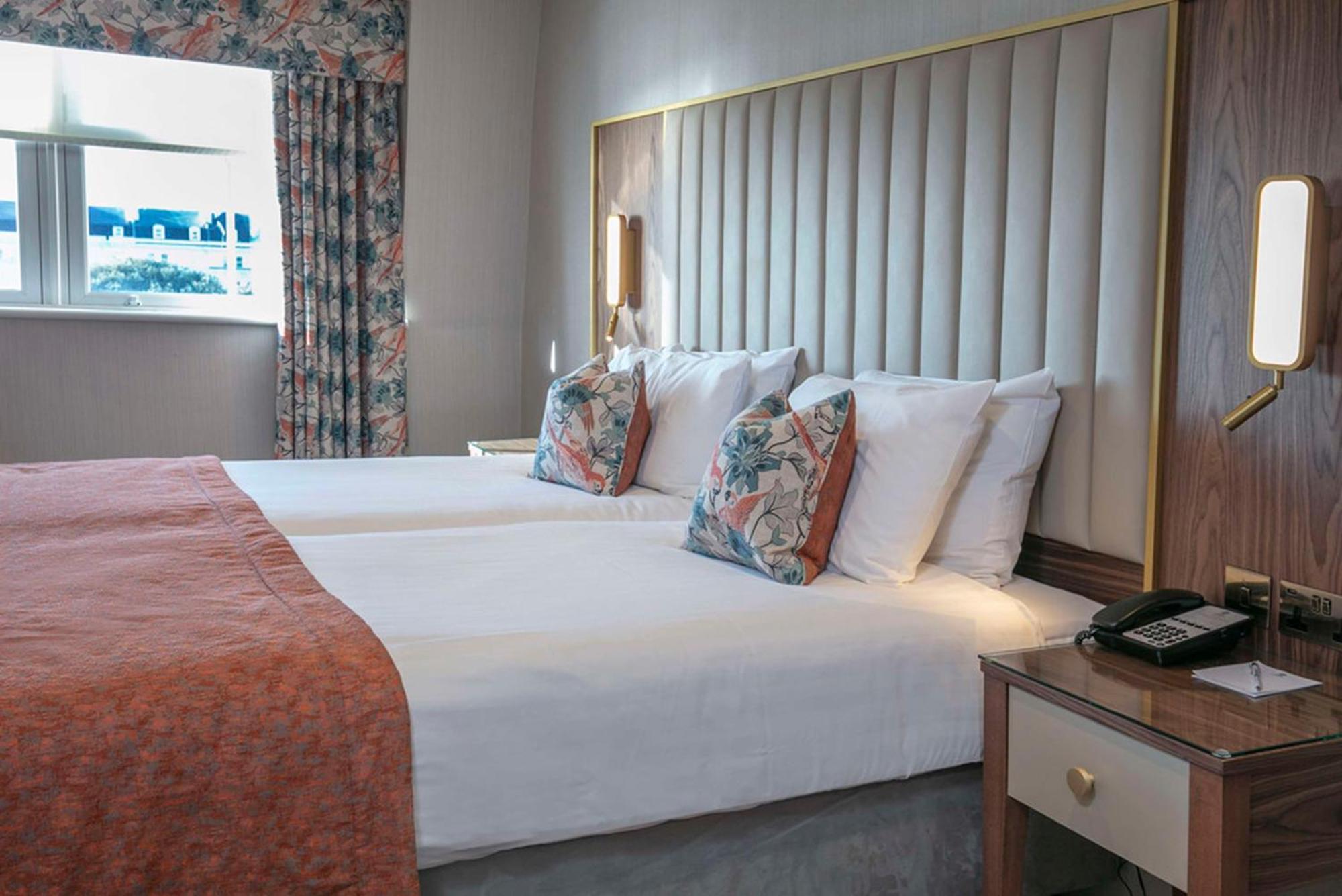 Hotel Voco The Clifton Folkestone By Ihg Esterno foto