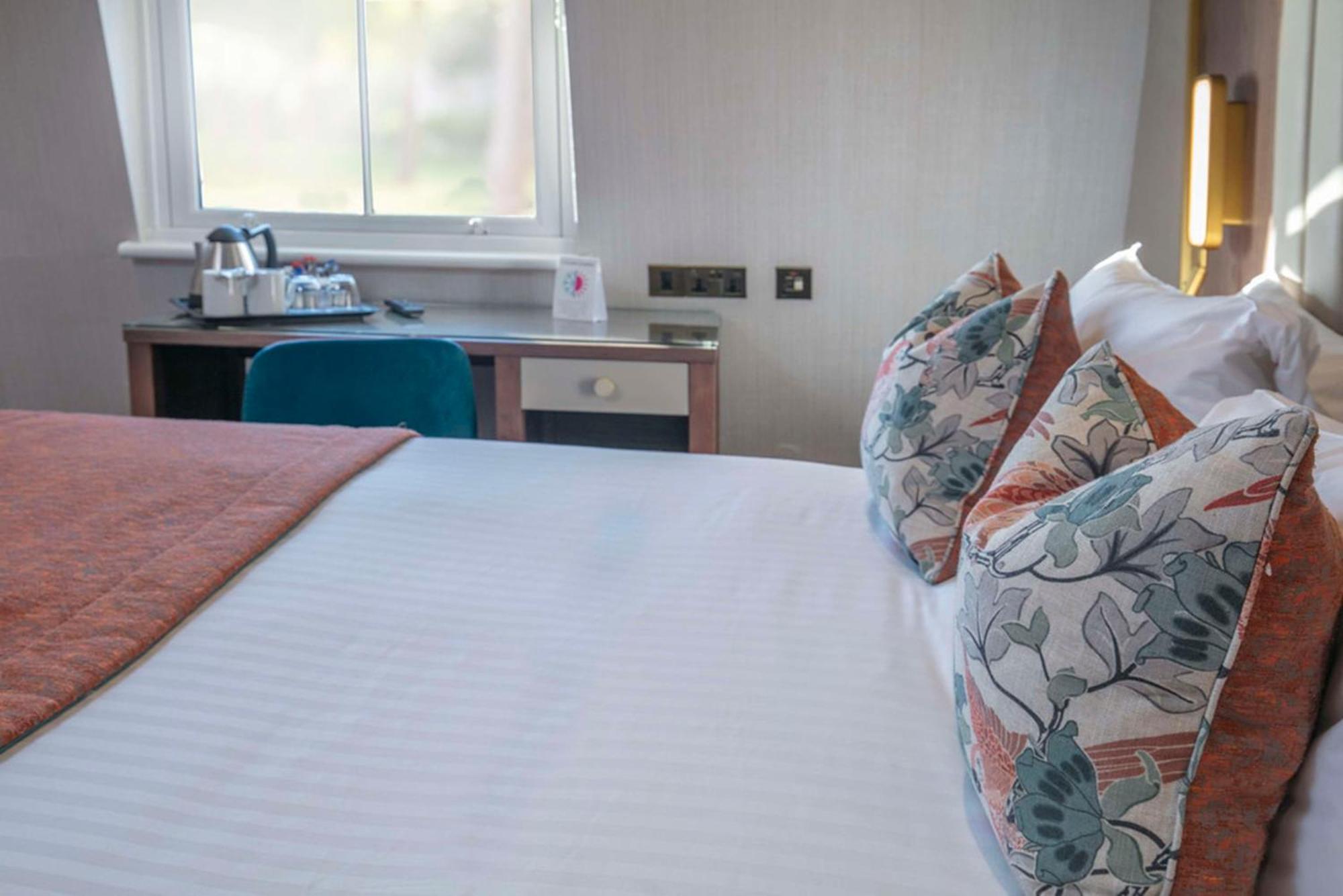 Hotel Voco The Clifton Folkestone By Ihg Esterno foto