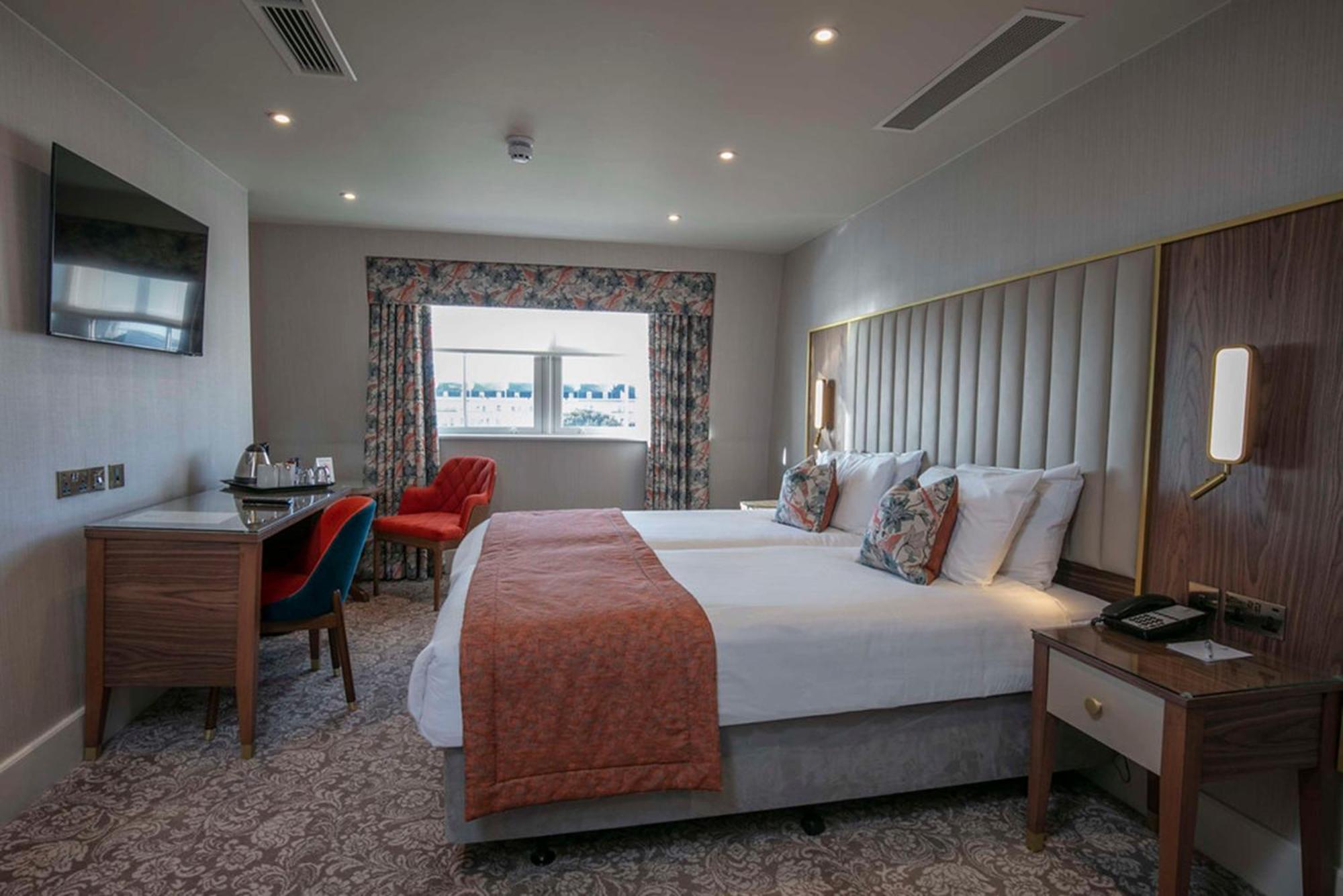 Hotel Voco The Clifton Folkestone By Ihg Esterno foto