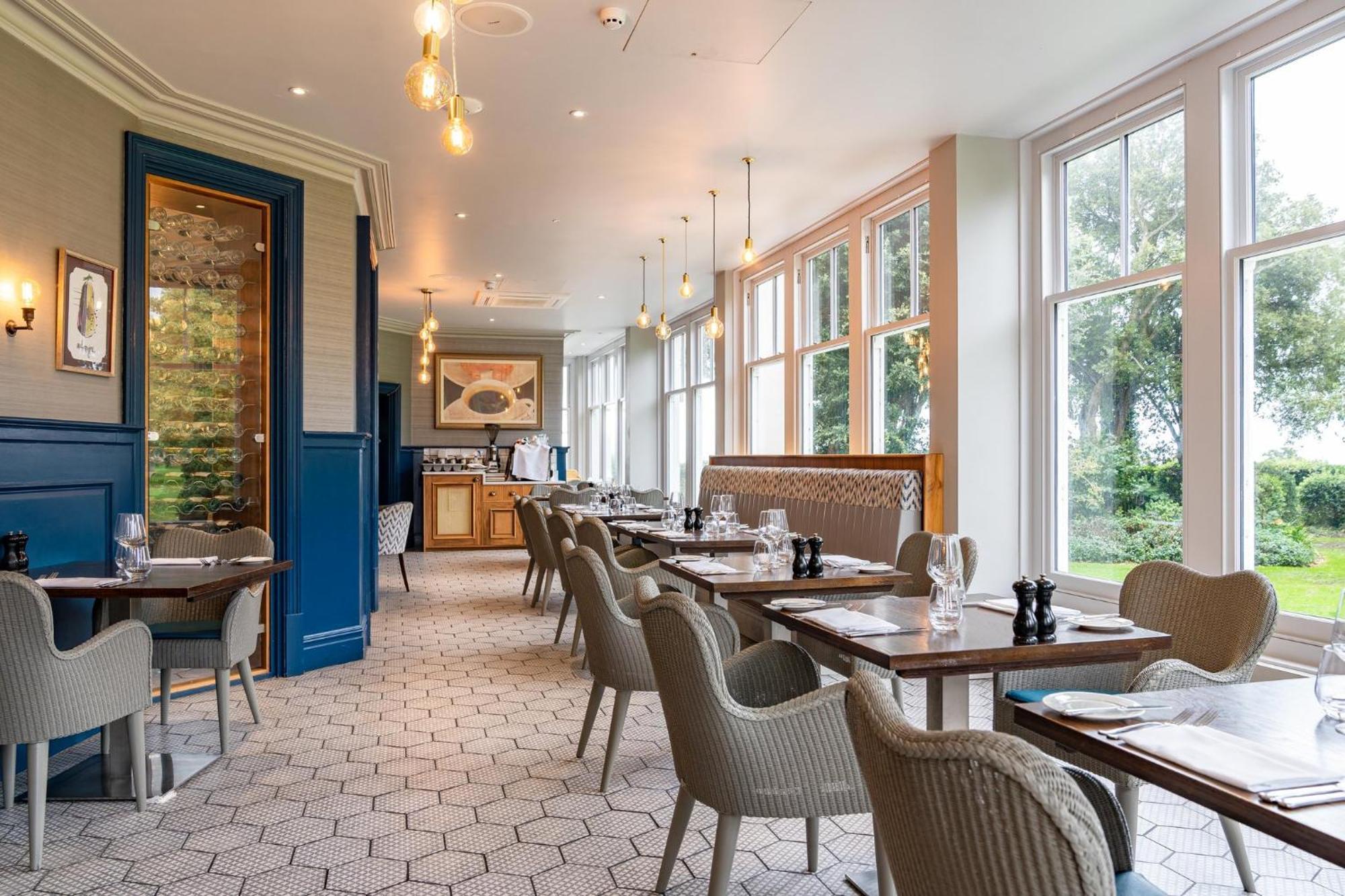 Hotel Voco The Clifton Folkestone By Ihg Esterno foto