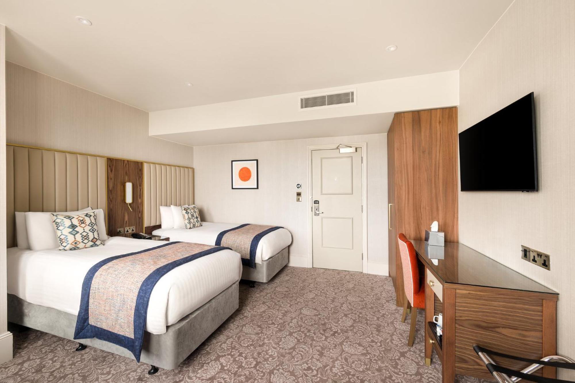 Hotel Voco The Clifton Folkestone By Ihg Esterno foto
